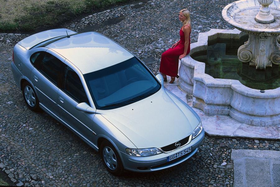  Opel Vectra Sedan (B) 1999 года  (фото 30 из 31)